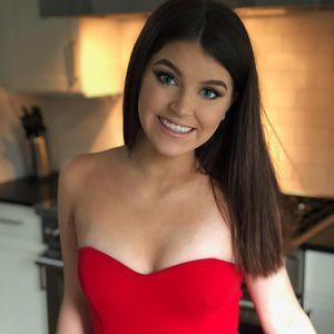 Meet your Posher, Brittney